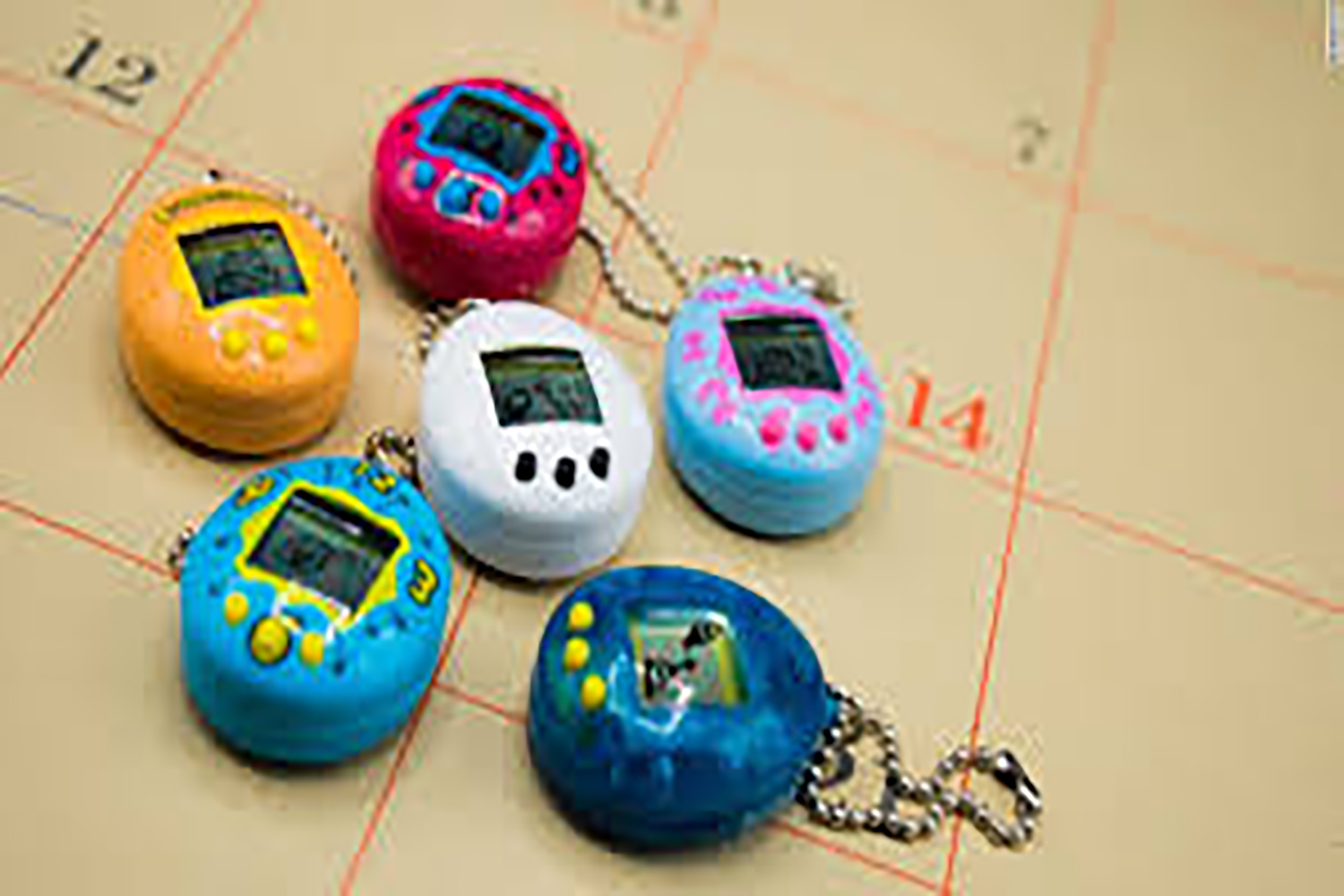 https://islefile.org/wp-content/uploads/2017/12/tamagotchi.jpg