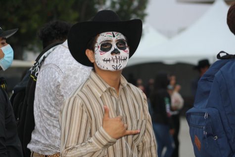 Jerry Saavedra, a senior, gets into the spirit of the event.