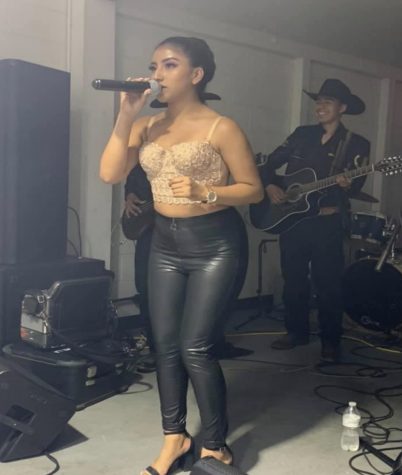 Singer Valeria Hernandez